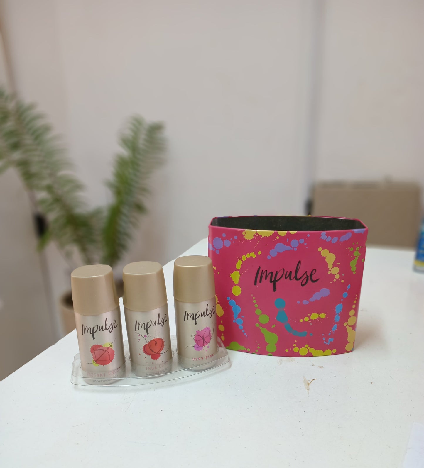 Impulse Unique Mini Tin Giftset. Impulse Tease, Very Pink and True 35ml in a keepsake Tin.