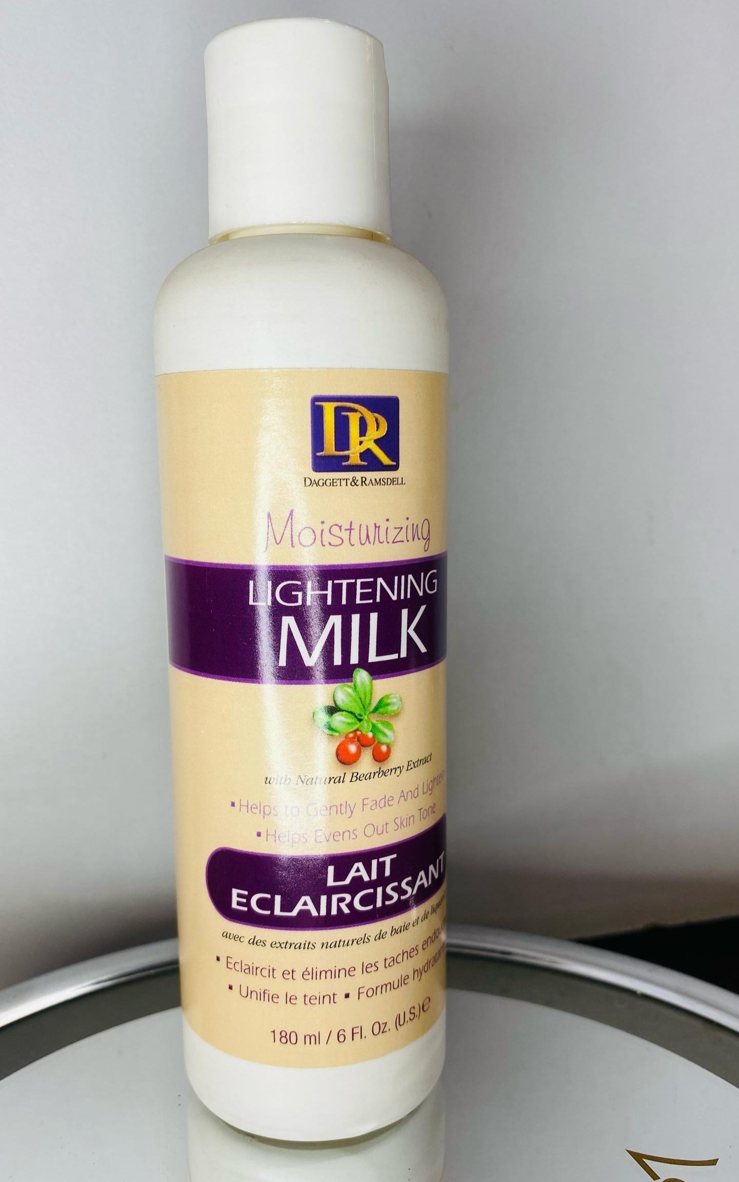 Daggett & Ramsdell Lightening Milk